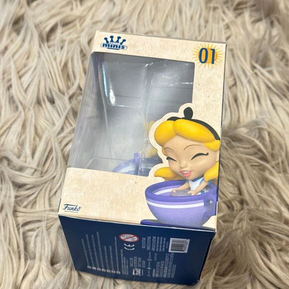 Funko Minis Alice in Wonderland – Disneyland 65th Anniversary #01 (New & Sealed) - Picture 4 of 4